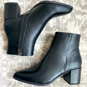 NEVER WORN | Steve Madden | Dafni Booties, Black